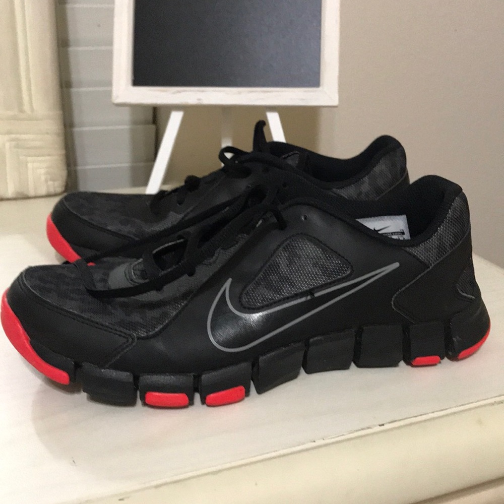 Men’s Nike Black with Gray camouflage SZ 8.5